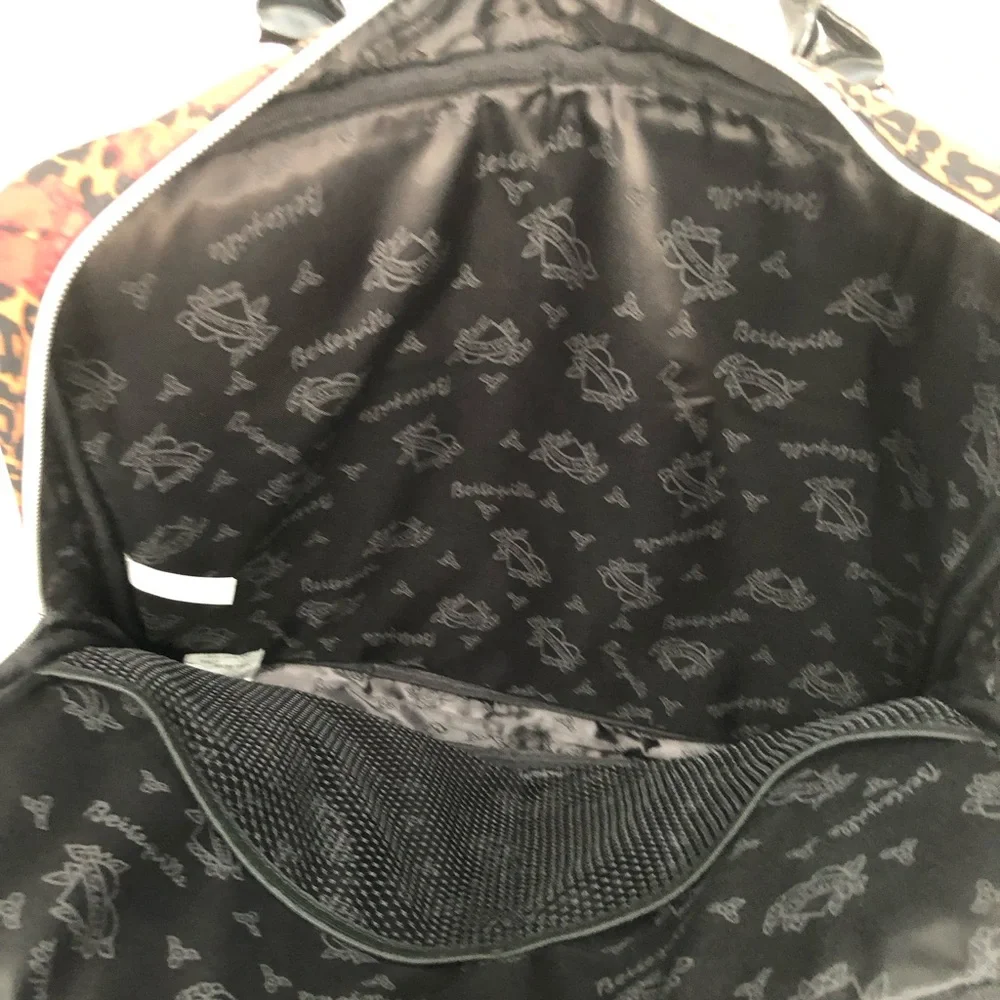 Betsey Johnson flaws multiple
